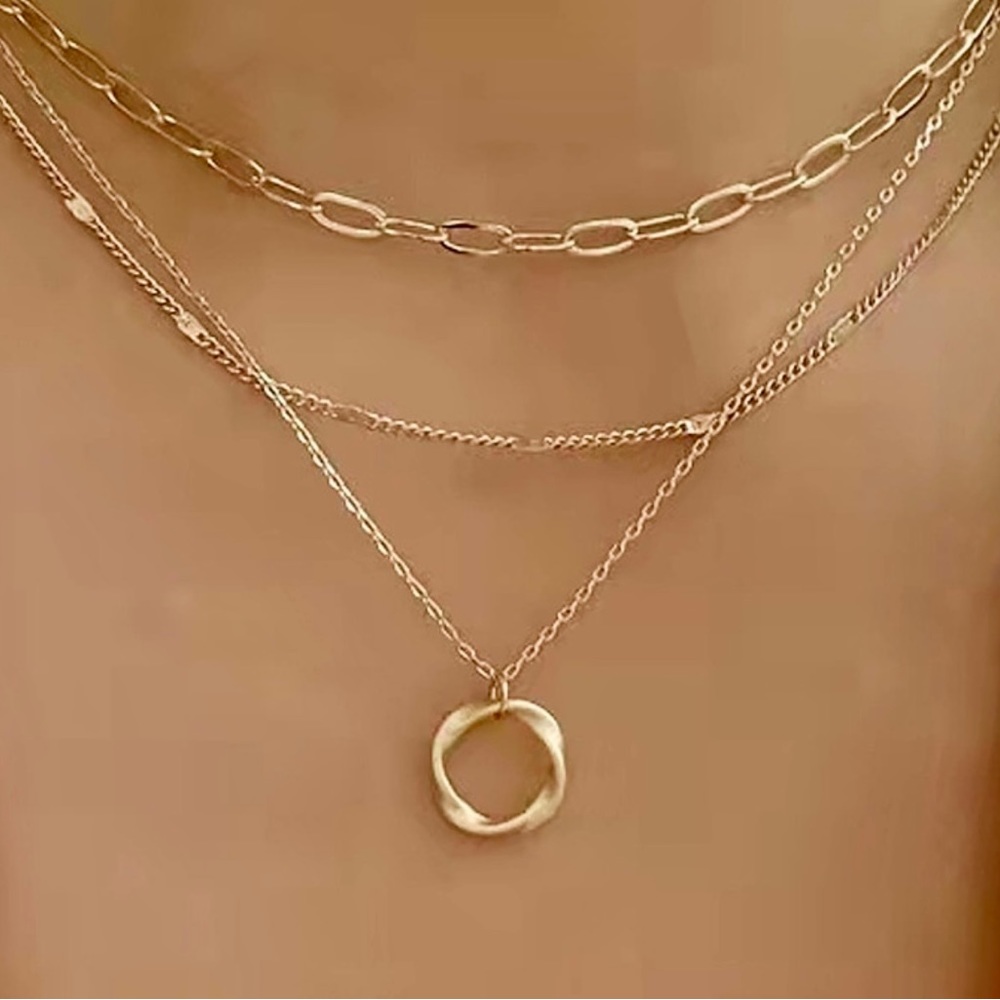 14k Gold filled “Anya” circle necklace . - Picture 1 of 3